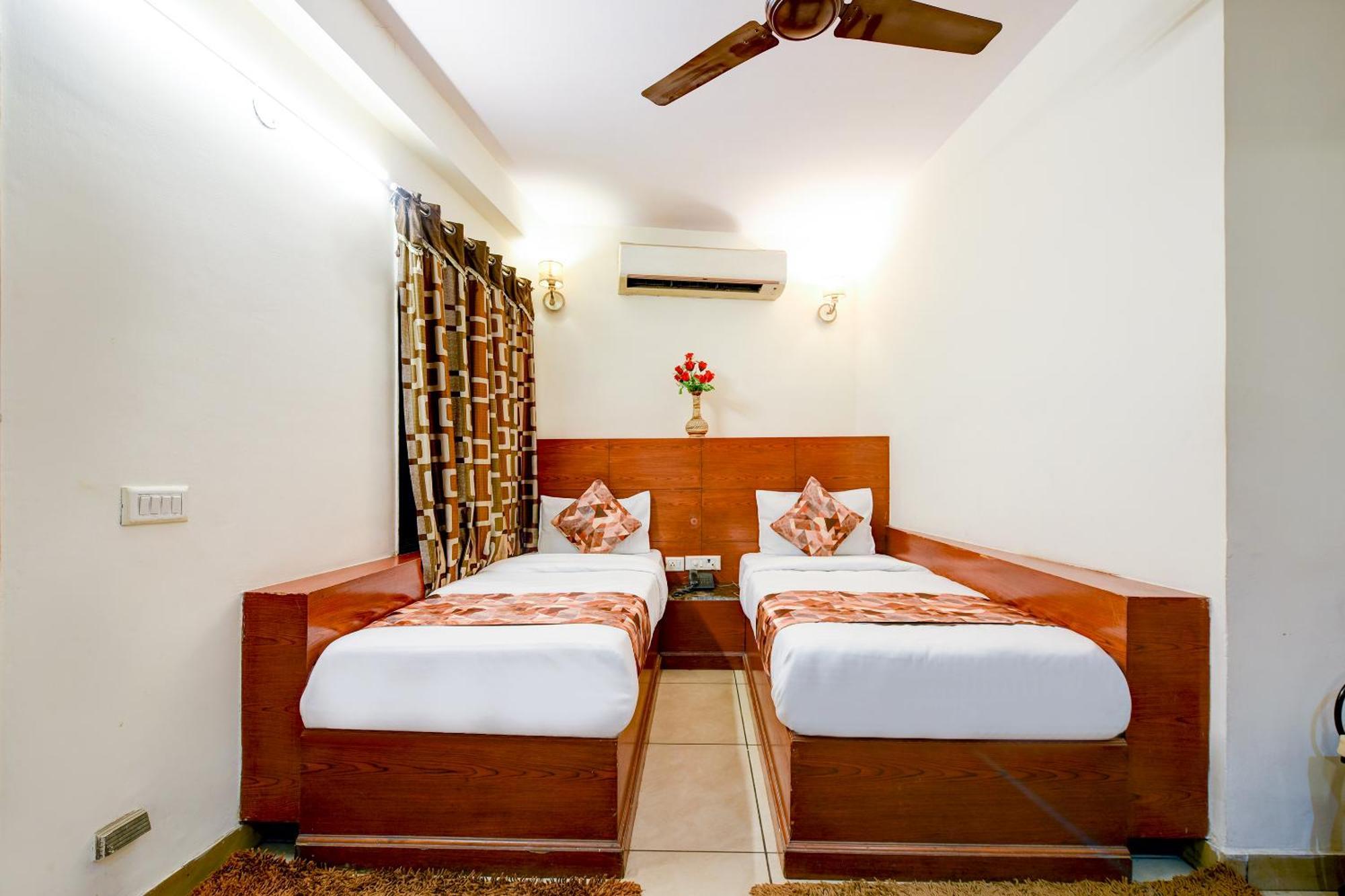 Hotel Le Grand - Walk-In From Rk Ashram Metro Station New Delhi Bagian luar foto