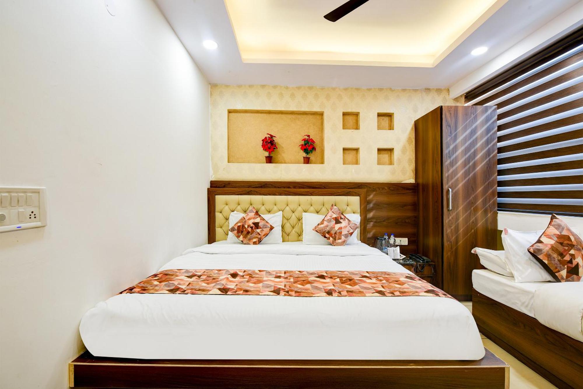 Hotel Le Grand - Walk-In From Rk Ashram Metro Station New Delhi Bagian luar foto