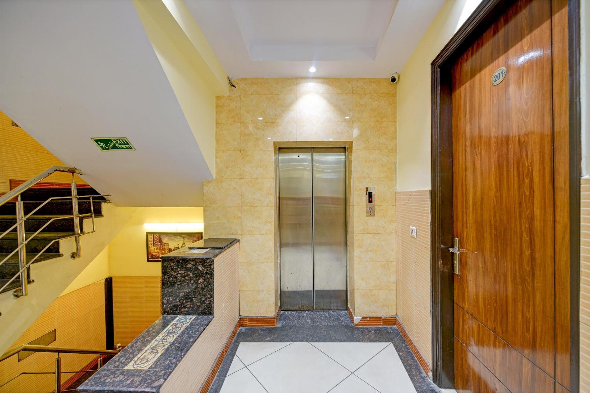Hotel Le Grand - Walk-In From Rk Ashram Metro Station New Delhi Bagian luar foto