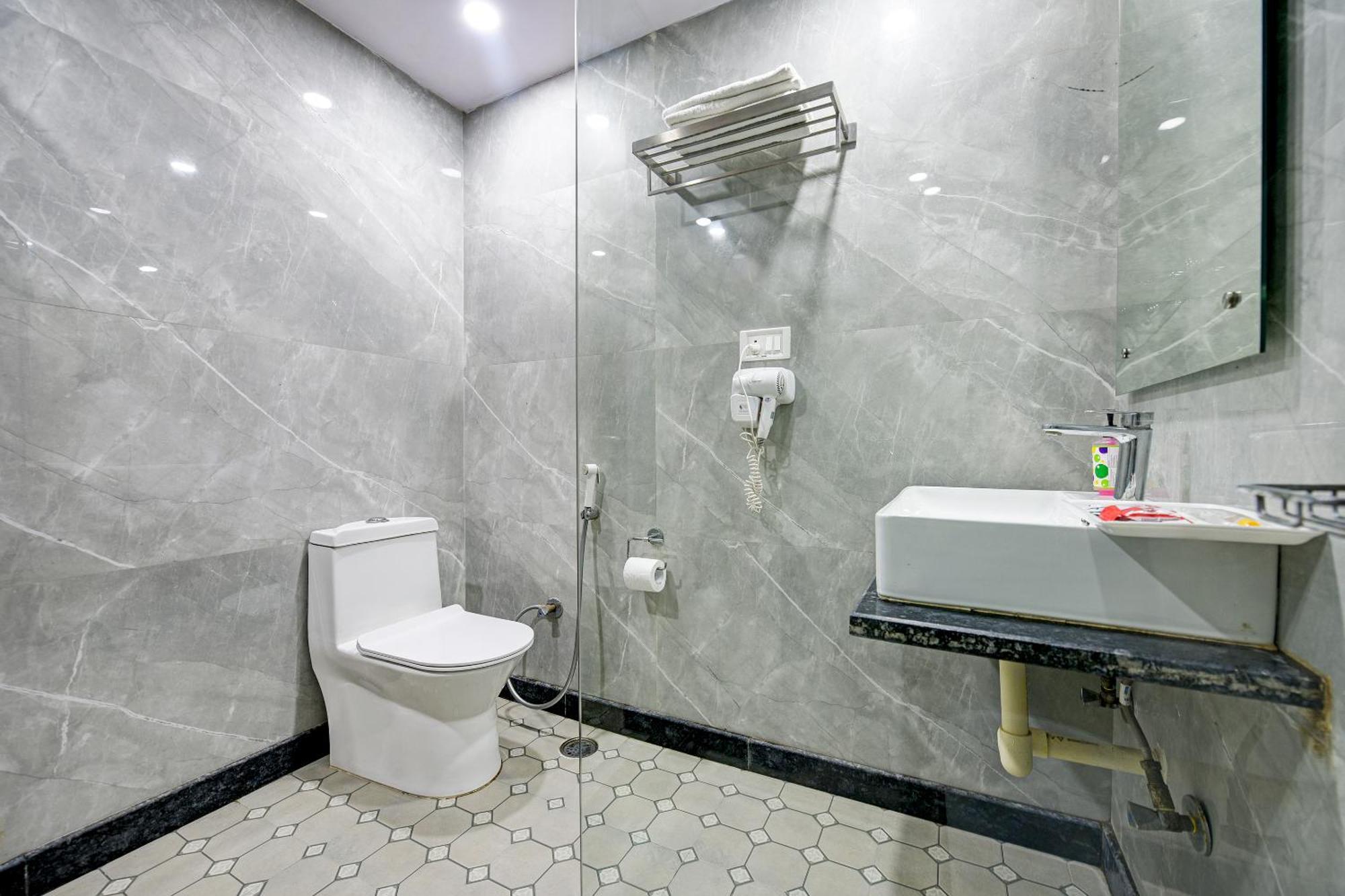 Hotel Le Grand - Walk-In From Rk Ashram Metro Station New Delhi Bagian luar foto